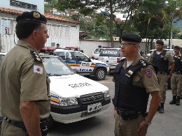 Durante a OperaÃ§Ã£o Natalina e FÃ©rias Seguras serÃ£o distribuÃ­das Dicas de SeguranÃ§a (Foto: PMMG)