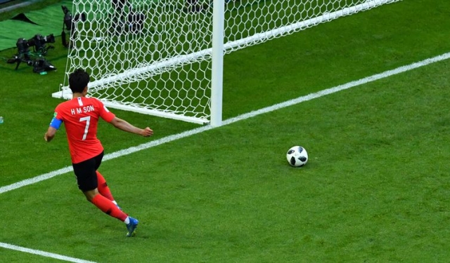 Son Heung-min, da Coreia do Sul, marca o segundo gol e decreta a eliminaÃƒÂ§ÃƒÂ£o da Alemanha (Foto: Dylan Martinez/Reuters)