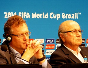 Valcke e Blatter sÃ£o acusados de esforÃ§o para se enriquecerem (Foto: Vicente Seda)