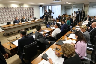 A ComissÃƒÂ£o Especial do Impeachment no Senado discute a admissibilidade do processo de impeachment contra a presidente Dilma Rousseff (Foto: Fabio Rodrigues Pozzebom/AgÃƒÂªncia Brasil)