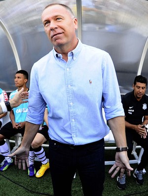 TÃ©cnico Mano Menezes chega para substituir Luxemburgo no Cruzeiro (Foto: Marcos Ribolli)