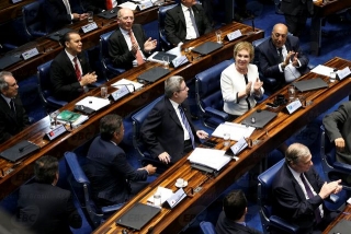 Senadores aprovam, por 59 votos a 21, o texto principal do relatÃ³rio da ComissÃ£o do Impeachment que recomenda que a presidente afastada Dilma seja levada a julgamento pela Casa (Foto: Marcelo Camargo/AgÃªncia Brasil)