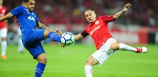 Cruzeiro somou seu primeiro ponto no BrasileirÃ£o (Foto: Ricardo Duarte/SC Internacional)