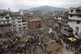 Mais de 1,4 milhÃ£o de pessoas precisam de alimentos no Nepal, informou a ONU, alertando tambÃ©m para a falta de Ã¡gua e abrigo (Foto: Lusa)