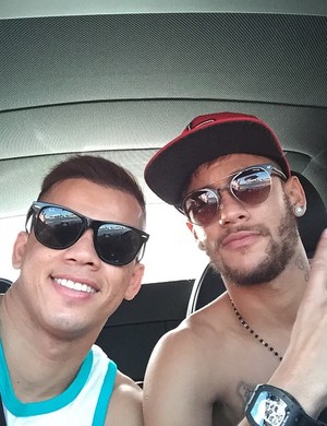 Neymar jÃ¡ estÃ¡ no Brasil curtindo o recesso de fim de ano no futebol europeu (Foto: Instagram)