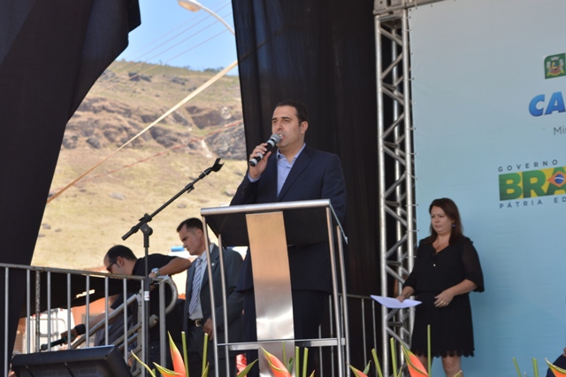 O prefeito TeÃƒÂ³filo Torres, durante seu discurso, anunciou a construÃƒÂ§ÃƒÂ£o de uma nova creche para atender Ãƒ  populaÃƒÂ§ÃƒÂ£o da regiÃƒÂ£o do Residencial (Foto: ACOM/PMJM)