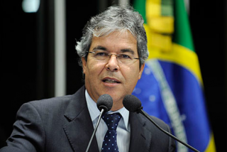 O senador Jorge Viana defendeu que o estupro se torne crime imprescritÃ­vel (Foto: DivulgaÃ§Ã£o)