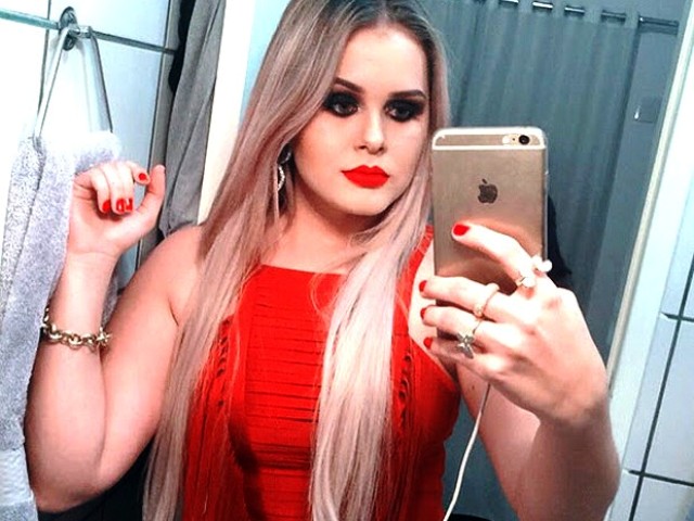 Lidiane Leite assumiu a prefeitura aos 22 anos. Suspeita de desvios de recursos pÃƒÂºblicos, ela  ostentava luxo nas redes sociais (Foto: Arquivo pessoal)