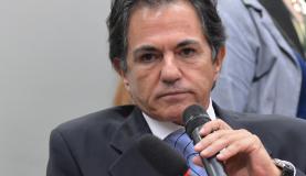 Presidente da Setal Engenharia, Augusto MendonÃ§a Neto,  disse na CPI  que  Vaccari cuidava das contas  do  PT  desde  2008 (Foto: Antonio Cruz/Agencia Brasil)