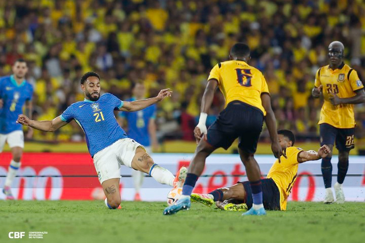 Brasil empata sem brilho com Equador na estreia de Ancelotti