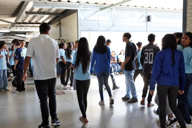 Pé-de-Meia: alunos nascidos em novembro e dezembro recebem nova parcela nesta segunda-feira