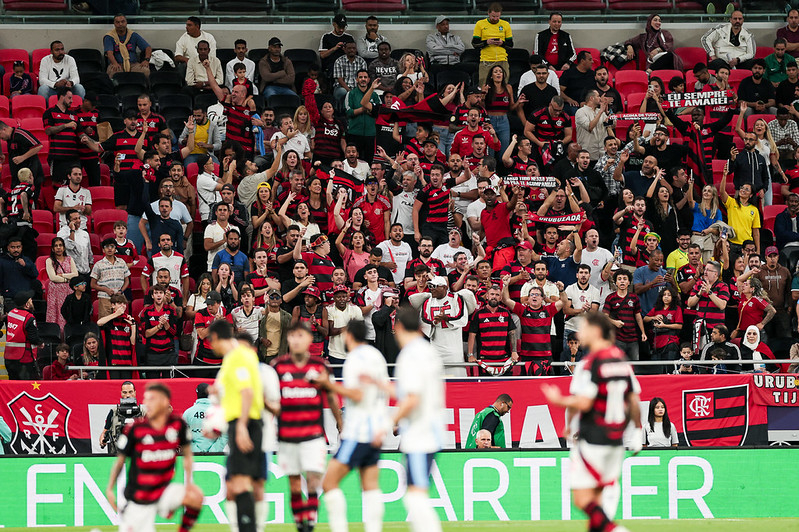 Flamengo enfrenta o PSG em busca do título da Copa Intercontinental