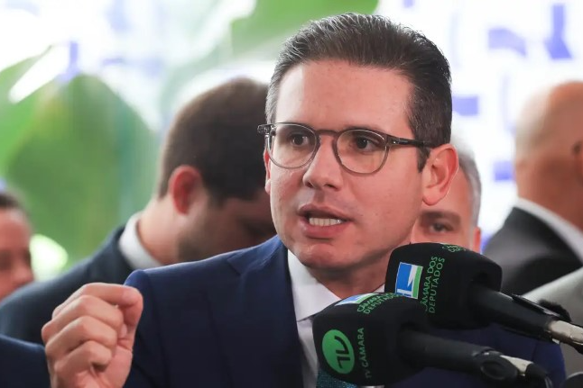 Câmara vai decidir em plenário sobre cassação de Carla Zambelli, diz presidente da Casa