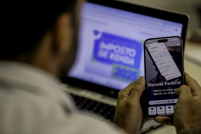 Receita Federal abre consulta ao maior lote de restituição do IR da história nesta sexta-feira (23)