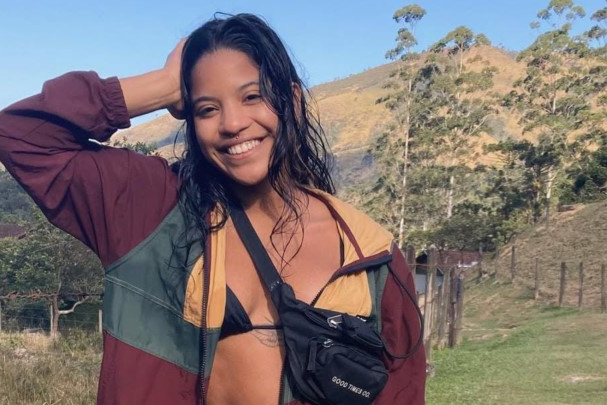 Autópsia na Indonésia aponta hemorragia como causa da morte de brasileira em vulcão