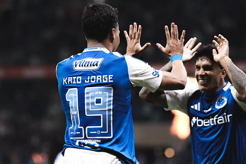 Cruzeiro atropela Grêmio no Mineirão e confirma embalo na volta do Brasileirão