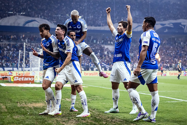 Cruzeiro elimina o Atlético-MG, Kaio Jorge decide e Raposa vai à semifinal da Copa do Brasil