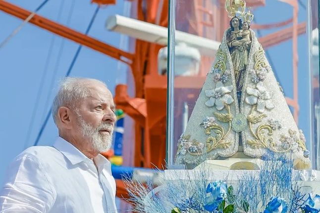 Lula participa do Círio de Nazaré, em Belém