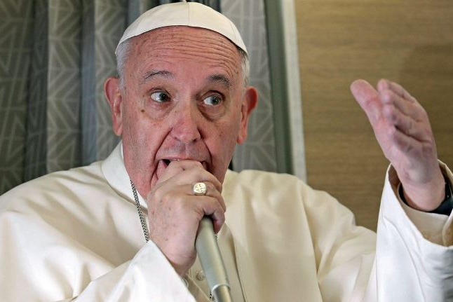 Papa Francisco alerta para "retrocesso da democracia"
