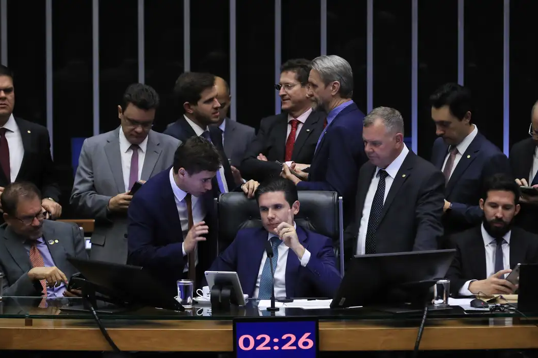 Câmara aprova PEC da Blindagem em dois turnos e dificulta processos contra parlamentares