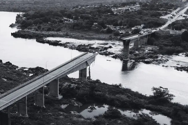 Marinha confirma 11 mortos na queda de ponte