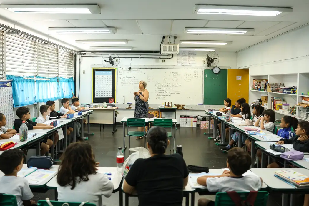 Governo anuncia novas universidades e carteira nacional para professores