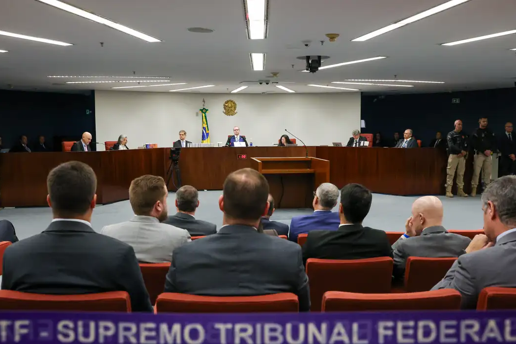 STF inicia julgamento de Bolsonaro por tentativa de golpe; placar está 2 a 0 pela condenação