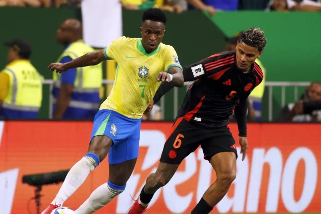 Vinicius Júnior decide no fim e Brasil vence a Colômbia pelas Eliminatórias