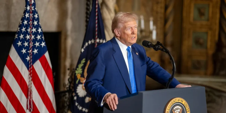 Trump diz que EUA vão administrar a Venezuela após captura de Maduro e anuncia controle temporário do país