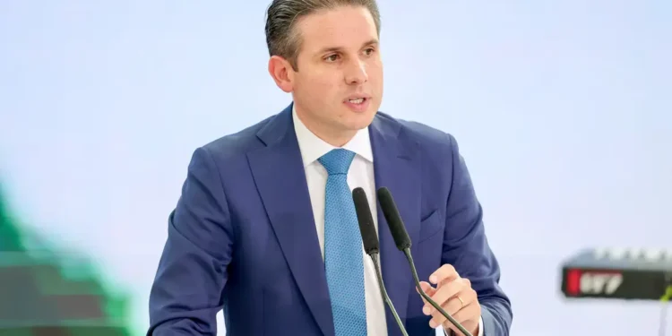 Hugo Motta defende decisão de Flávio Dino que suspende “penduricalhos” no serviço público