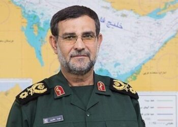 Irã confirma morte de comandante naval após ataque atribuído a Israel