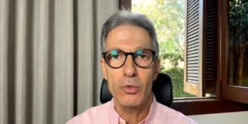 Zema chama Bolsonaro de “preso político” e critica STF
