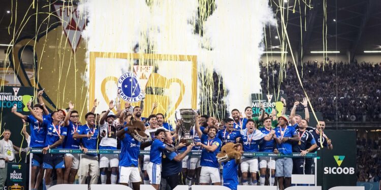 Cruzeiro vence Atlético e conquista o Campeonato Mineiro após sete anos
