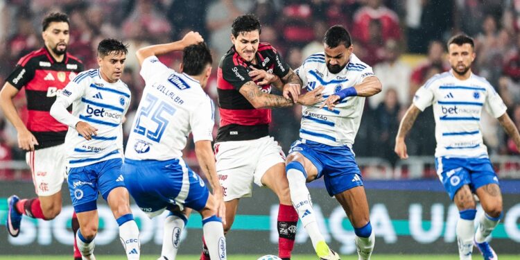 Cruzeiro perde para o Flamengo e expõe dependência de titulares no Brasileirão