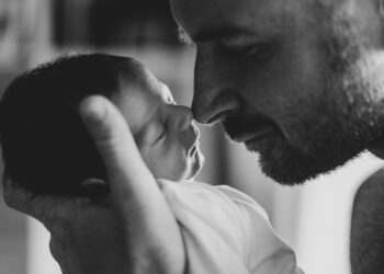 Licença-paternidade será ampliada para até 20 dias no Brasil