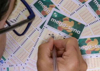 Mega-Sena sorteia prêmio de R$ 130 milhões nesta noite