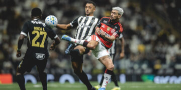 Flamengo domina Atlético-MG na Arena MRV e aplica goleada no Brasileirão
