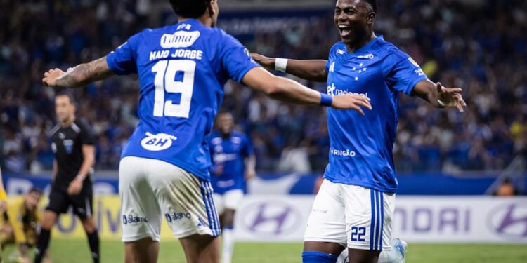 Cruzeiro vence o Boca no Mineirão e assume liderança na Libertadores