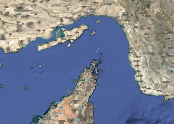 Irã reabre Estreito de Ormuz após cessar-fogo e reduz tensão global