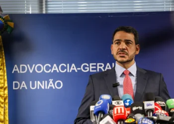 Relator da CCJ apoia indicação de Jorge Messias ao STF