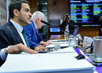 Jorge Messias inicia sabatina no Senado para vaga no STF