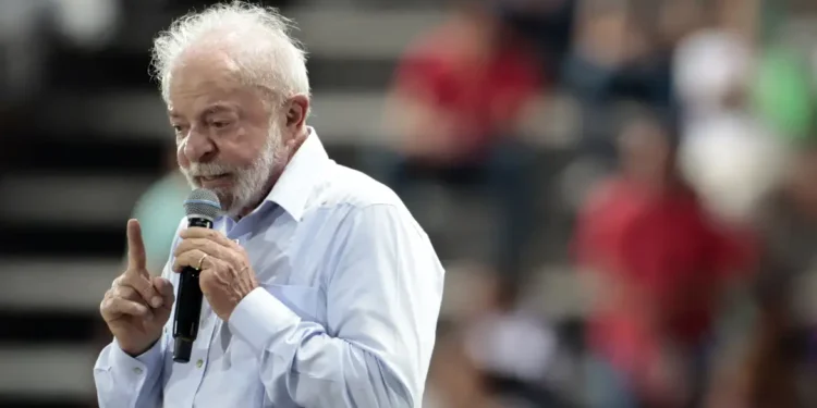 Lula critica guerra no Irã e tenta segurar alta do diesel