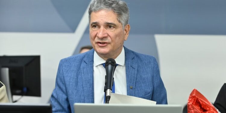 Prefeito de Governador Valadares é cassado após crise política e denúncia sobre transporte escolar