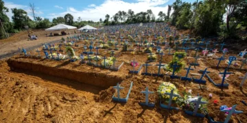 Estudo aponta que pandemia reduziu expectativa de vida no Brasil em 3,4 anos