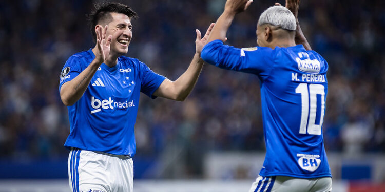 Cruzeiro goleia no Mineirão, atropela o Barcelona e avança às oitavas da Libertadores