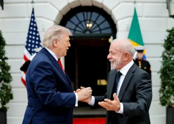 Trump elogia Lula após reunião na Casa Branca e fala em novos encontros entre Brasil e EUA