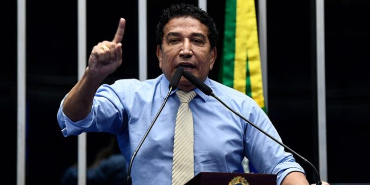 Magno Malta nega agressão em hospital e critica técnica por registrar sua própria versão