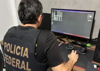 PF investiga canal com conteúdo racista e ofensivo em aplicativo de mensagens