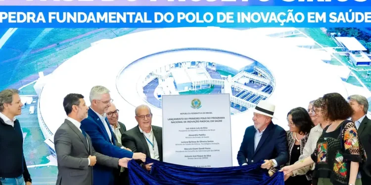 Lula diz que Brasil não abrirá mão da soberania sobre terras raras