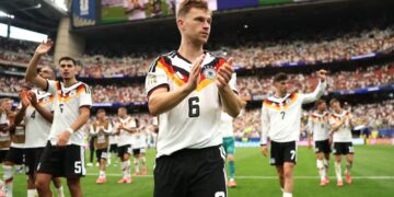 Alemanha goleia na estreia e rodada da Copa tem empate eletrizante entre Holanda e Japão